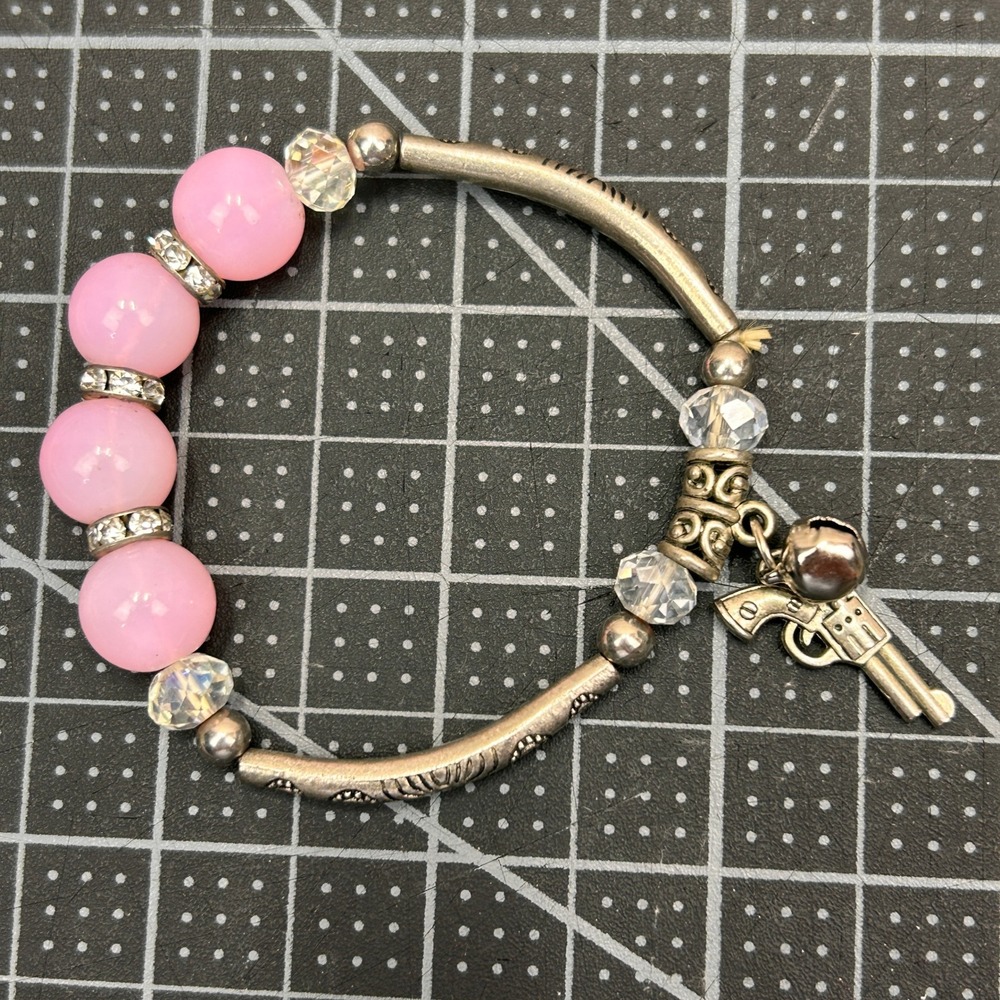 Pink Beaded Stretch Bracelet Silver Tone‎ Revolver Bell Charm Western Cowgirl
